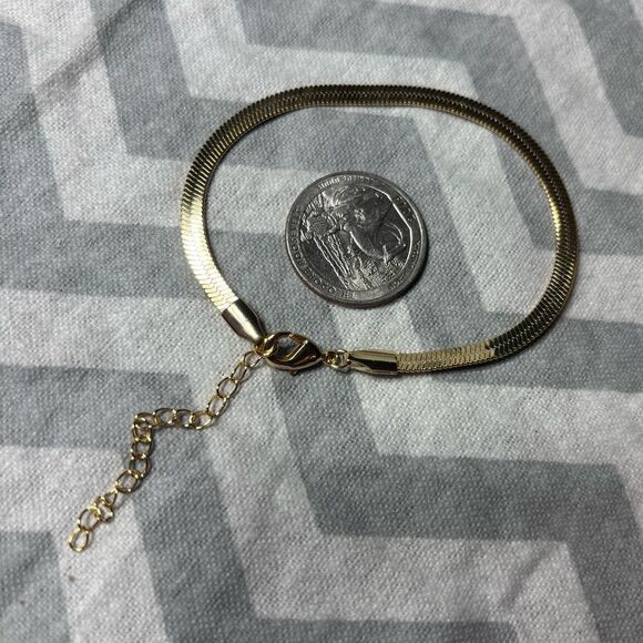 New! Gold Tone Dainty Bracelet Lobster Clasp & Extension - Picture 3 of 3